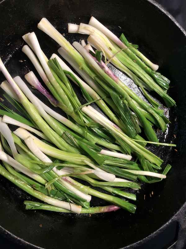 spring garlic pan