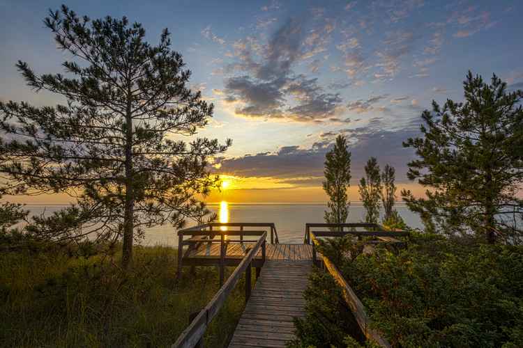 boardwalk. lake sunset. dreamstime_xl_56919401