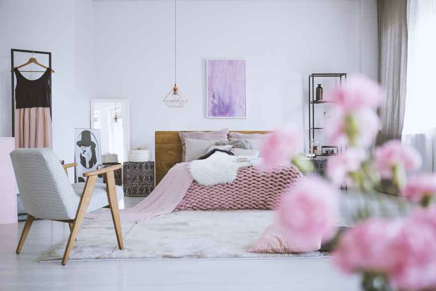 bedroom pink dreamstime_xl_99951908