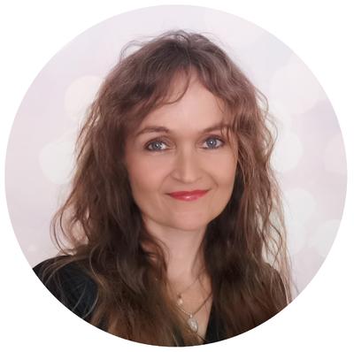 2022-09-ida-portrait-for-web-round