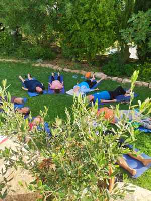 Yin yoga, restorativ yoga, retreat ved Algarvekysten i Portugal, hjerteåbnende, personlig forvandling
