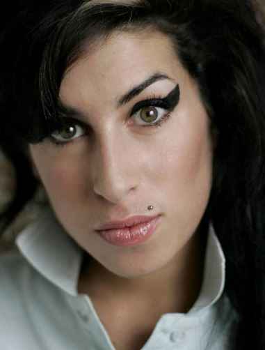 Amy_Winehouse_10ofclubs