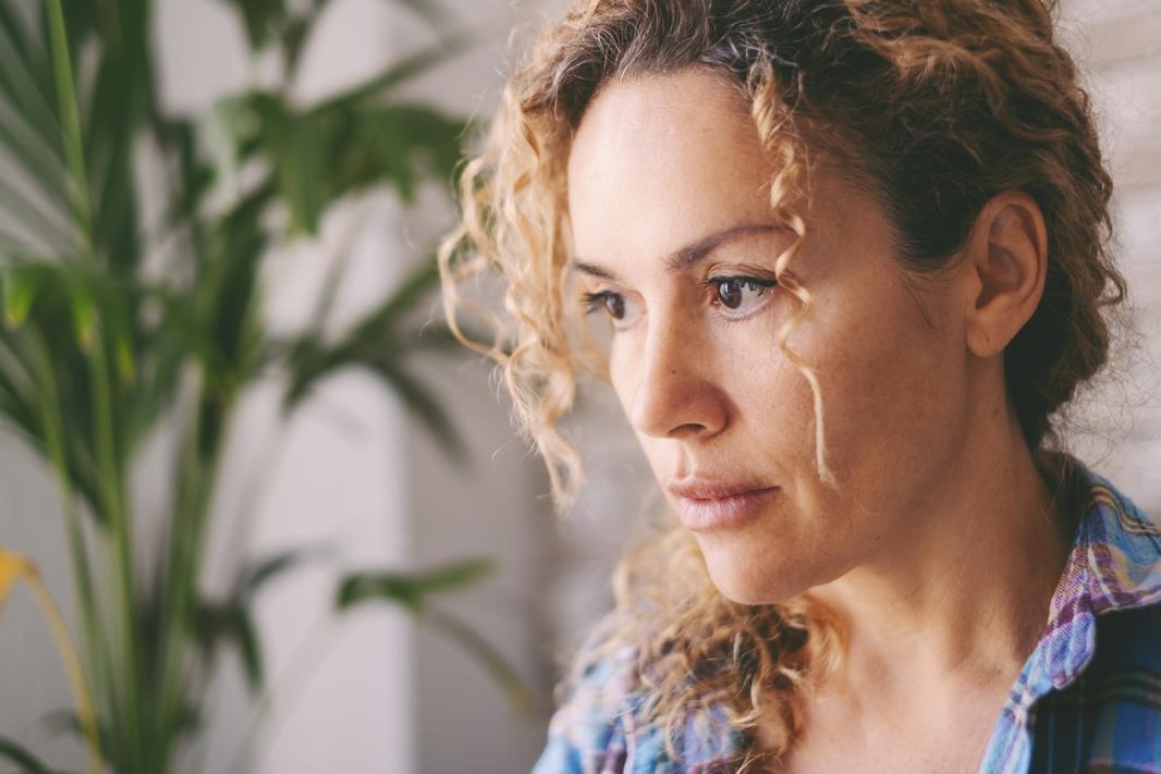 Simona Pilolla udmattet bekymret eftertænksom stresset
