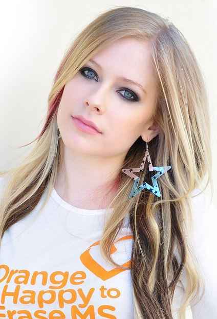 Avril_Lavigne_10ofhearts