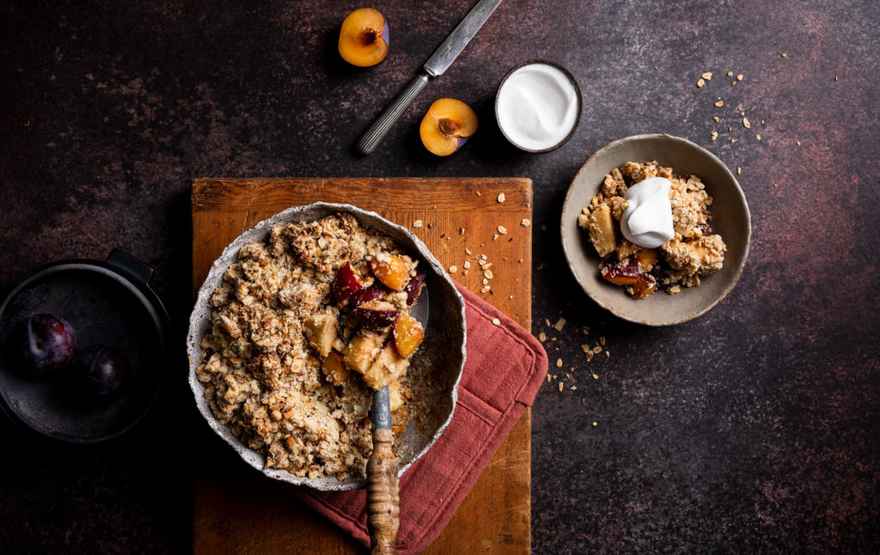plum-and-pear-crumble-1024x646
