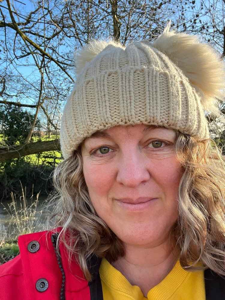 claire woolly hat