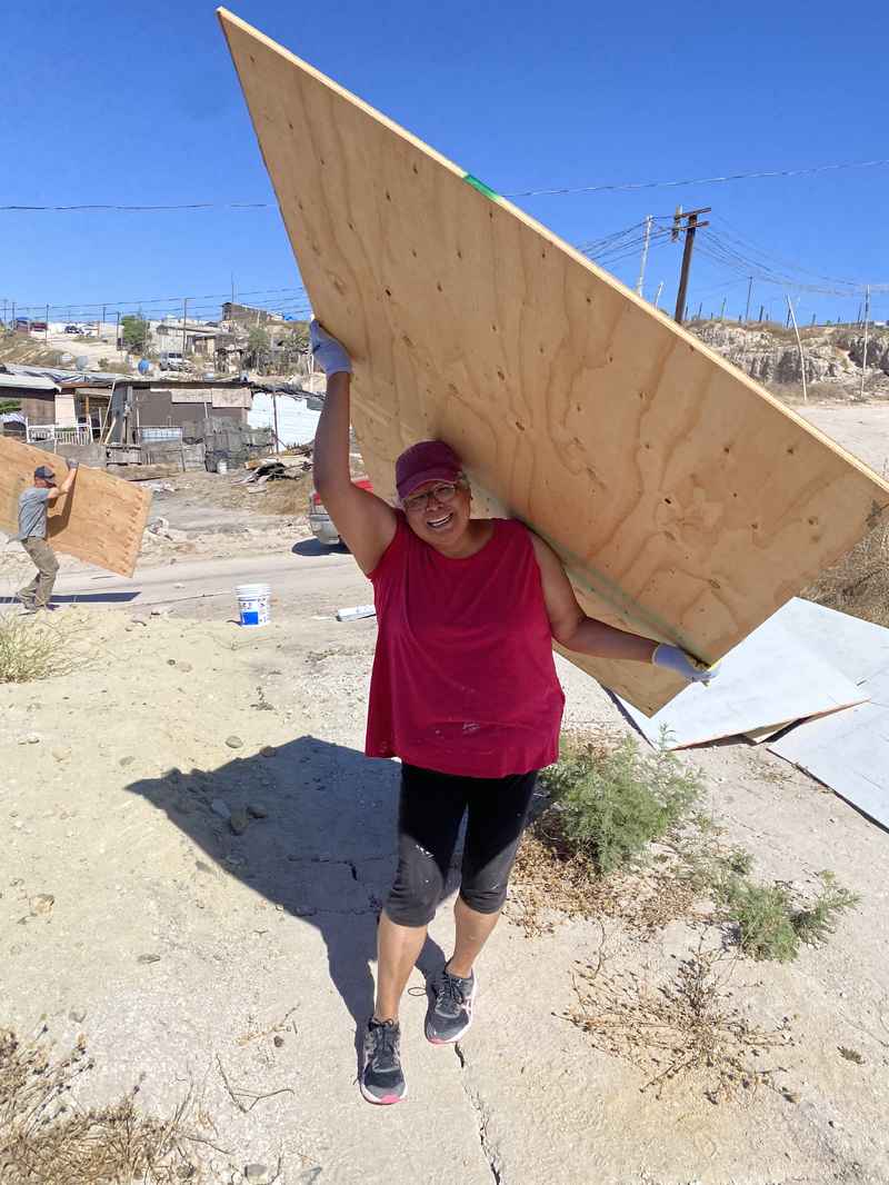 Carrying Board for One Small House