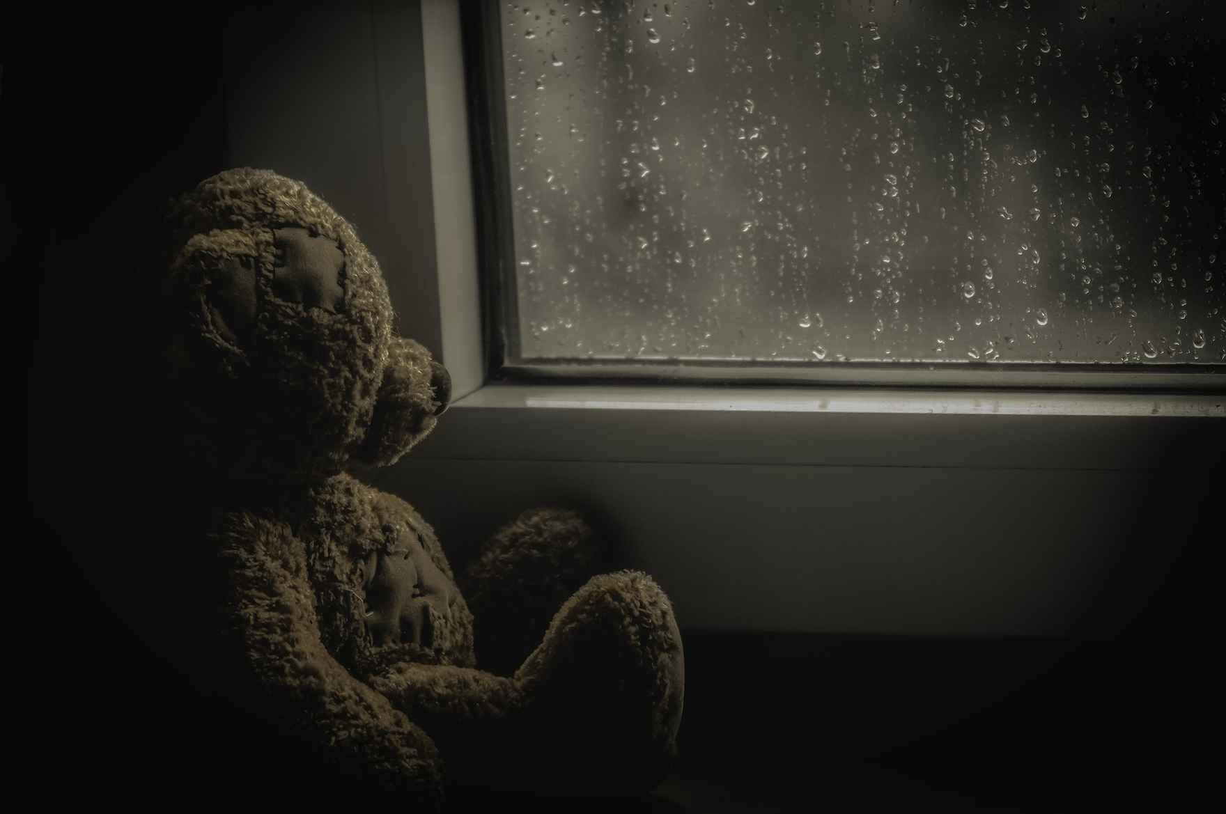 wounded-child-sad-lone-teddy