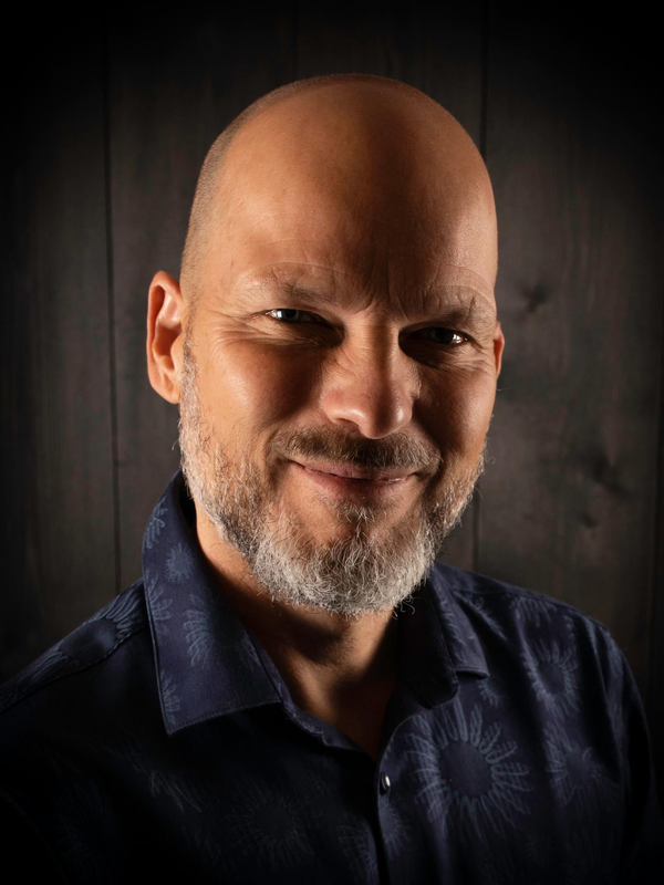 Portræt af Jesper Hollensberg
