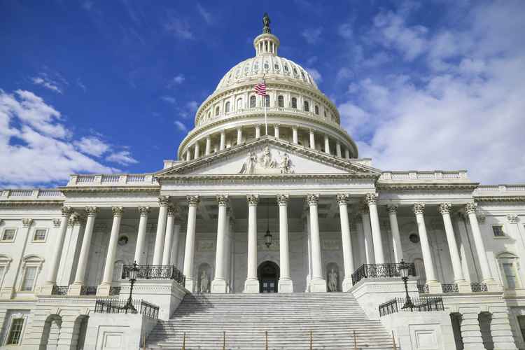 photo-United-States-Congress-Building-with-Blue-Sky
